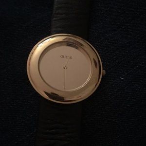 Gucci watch black leather band like new worksgreat
